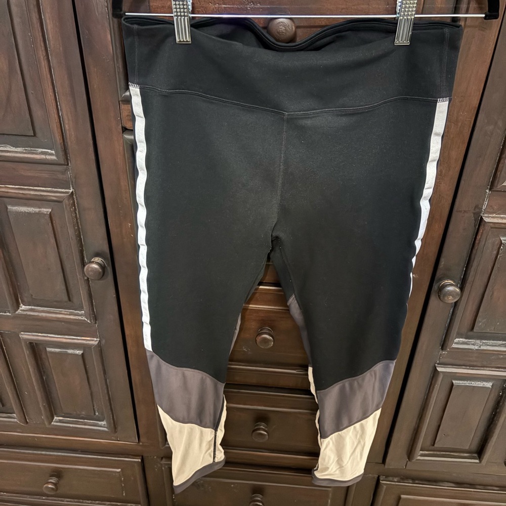 Fabletics Leggings, Black/Cream/Gray